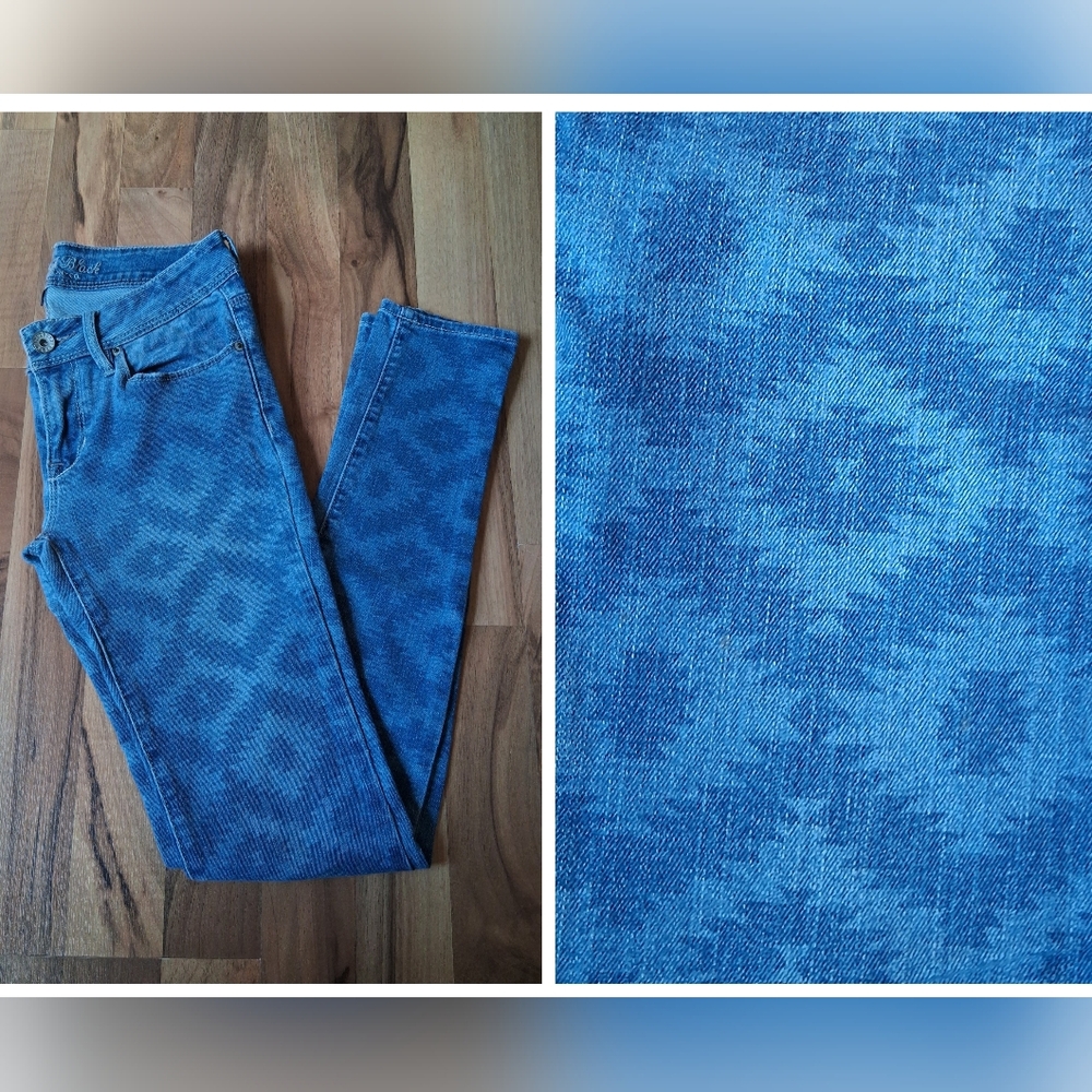 2/$30 Bullhead Black Aztec Print Jeans